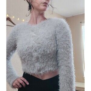 Mo-No-Ha Grey Fuzzy Eyelash Knit Cropped Sweater "Size Free" (Best Fits XS)